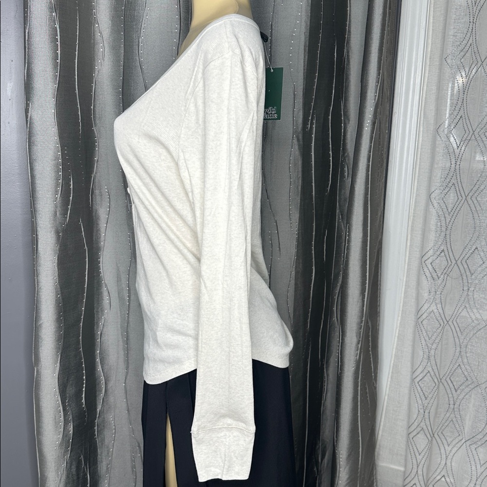 Wild Fable Women’s Sz XL White/Cream color long sleeve, V-Neck - Picture 2 of 6